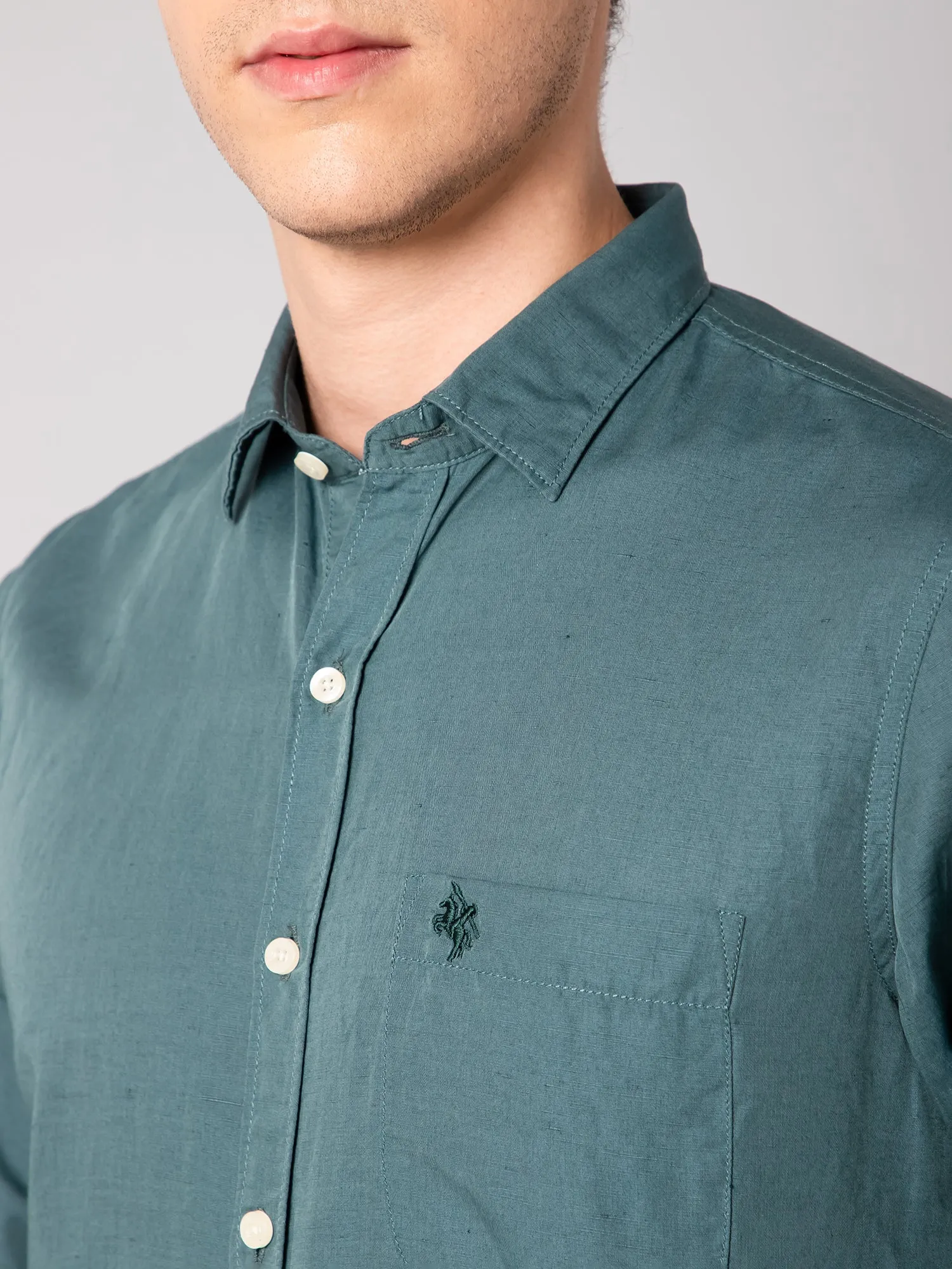 Cantabil Cotton Blend Solid Green Full Sleeve Casual Shirt for Men with Pocket