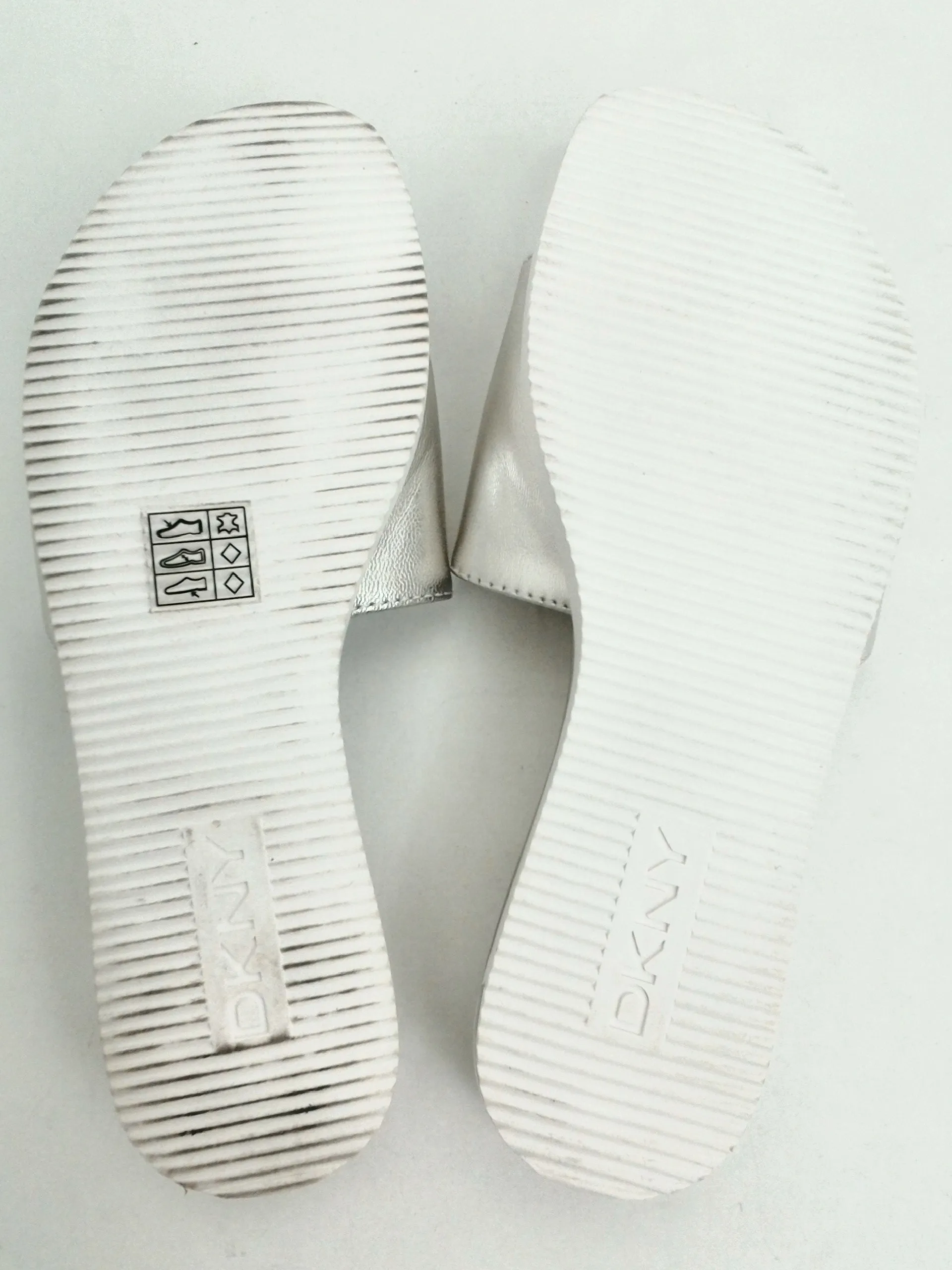 DNKY Women's Silver Sandals Size 6.5 M