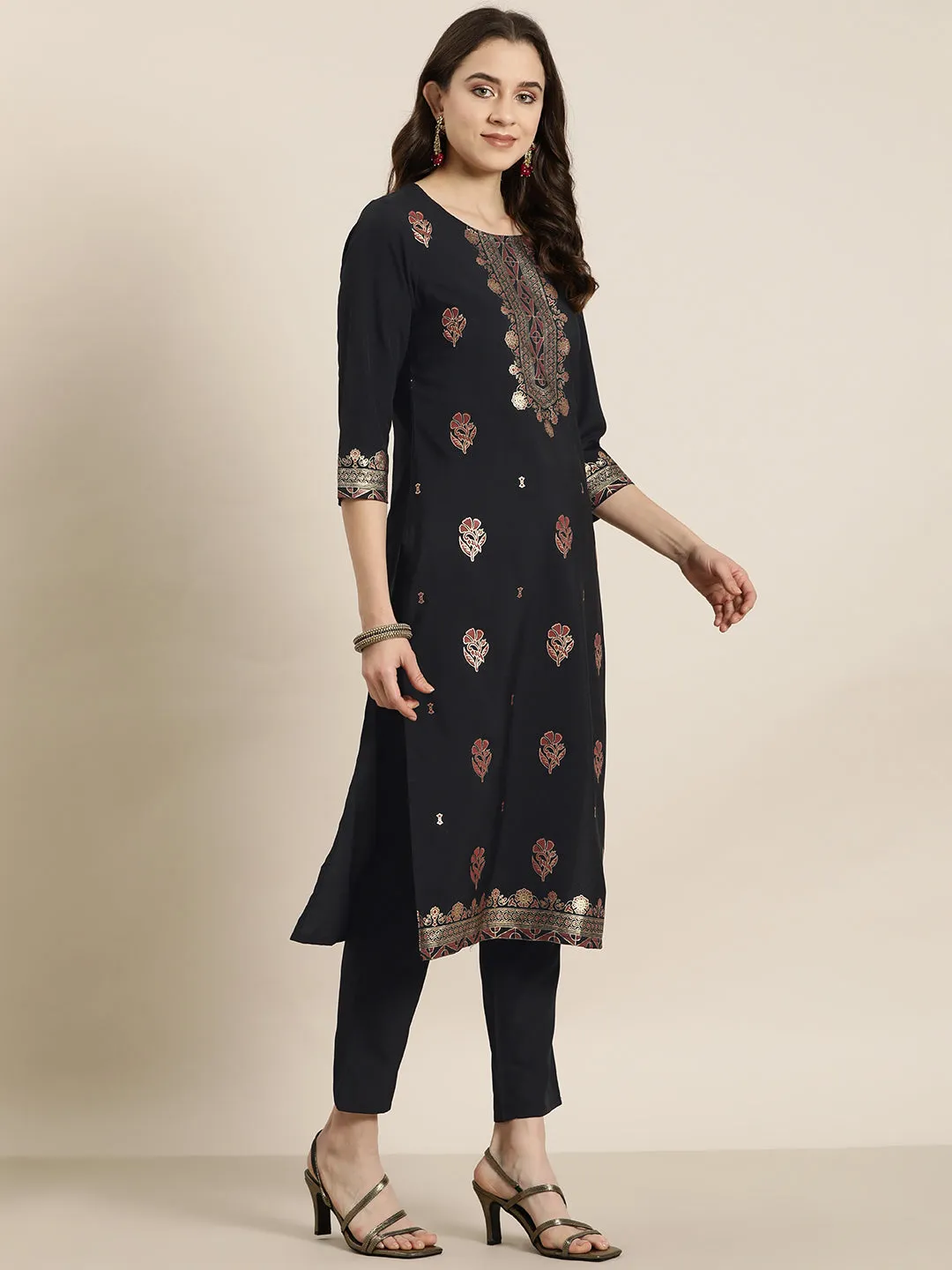 Ethnic Motifs Printed Staight Kurta with Trousers & Dupatta