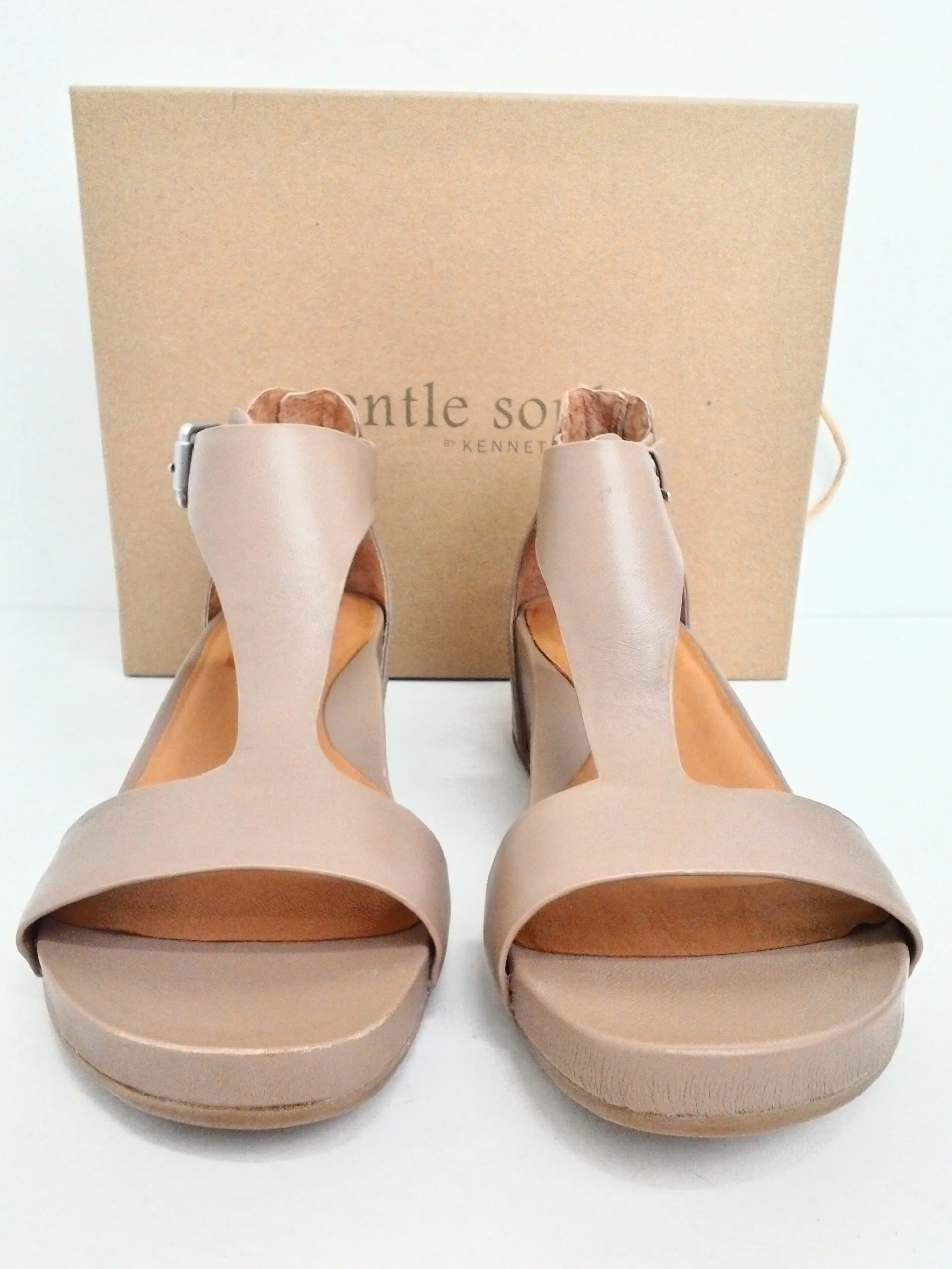 Gentle Souls Women's Gisele Putty Mastic Leather Sandal Size 10 M