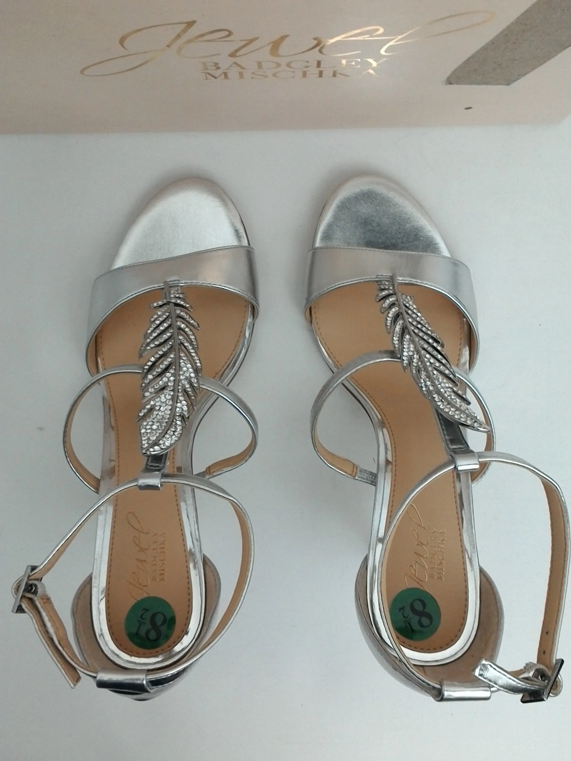 Jewel by Badgley Mischka Women's kala Silmet Silver Evening Sandals Size 8.5M