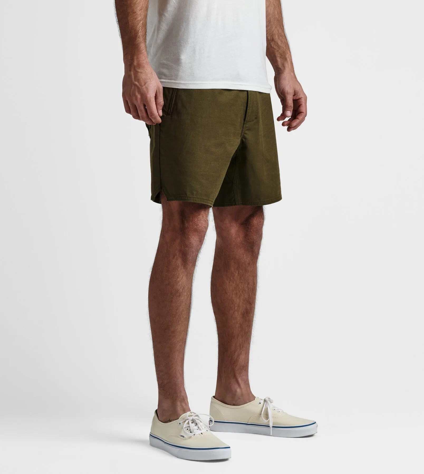 Layover Traveler Shorts 17"