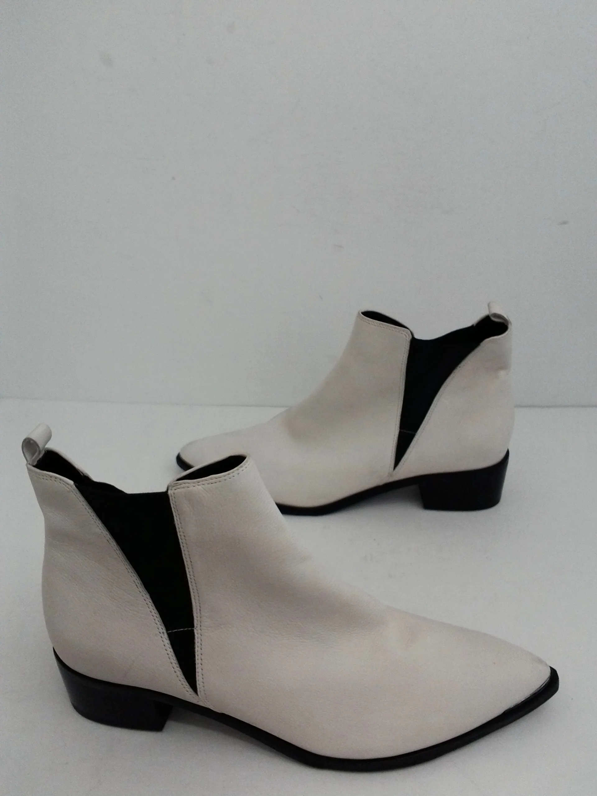 Marc Fisher Women's Yale White Leather Booties Size 9.5 M