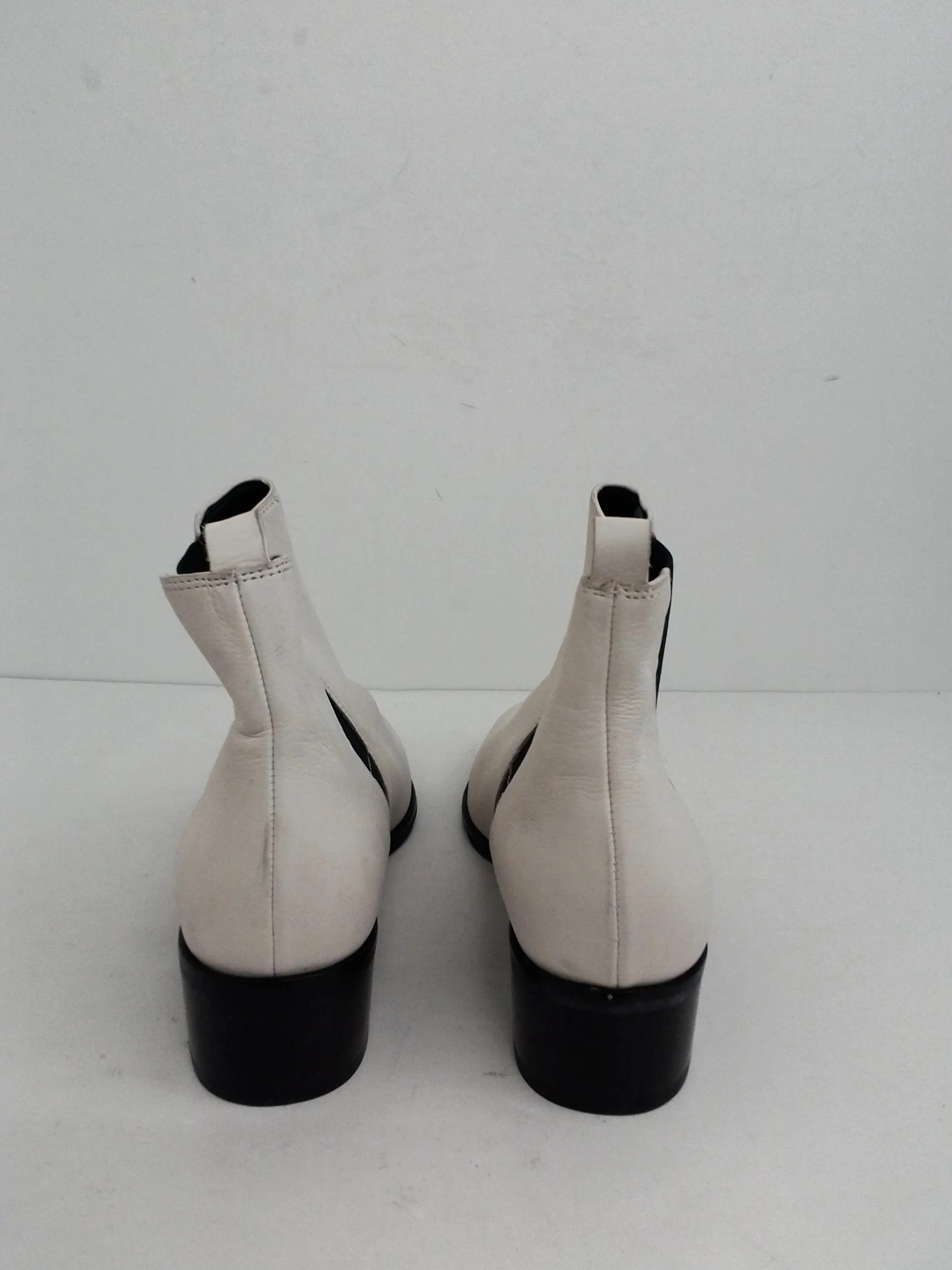 Marc Fisher Women's Yale White Leather Booties Size 9.5 M